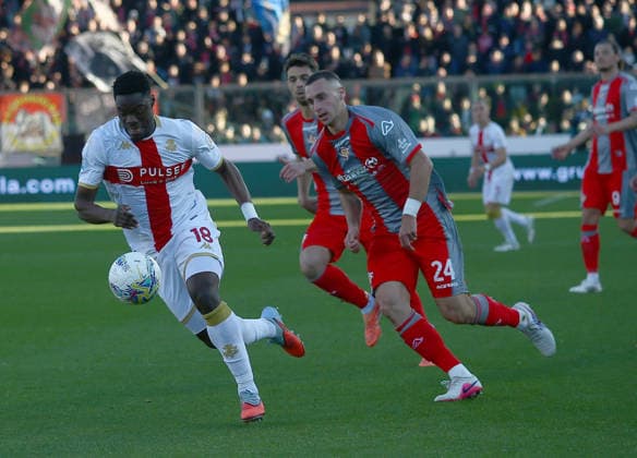 Genoa Caleb Ansah Ekuban during the Serie A soccer match between Cremonese and Genoa at the Giovanni Zini in Cremona, north west Italy - Domenica, 15 Febbraio 2026. - Soccer .  Copyright: xAlbertoxMariani LaPressex