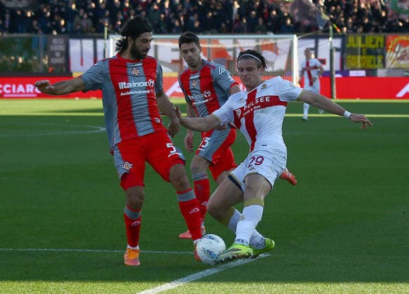 Genoa Lorenzo Colombo during the Serie A soccer match between Cremonese and Genoa at the Giovanni Zini in Cremona, north west Italy - Domenica, 15 Febbraio 2026. - Soccer .  Copyright: xAlbertoxMariani LaPressex