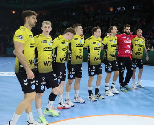 GER HBL season 2025 2026 FÜCHSE Berlin vs TV Stuttgart, 15 02 26, Max Schmeling Halle, Berlin, Team TVB Stuttgart, at the center circle