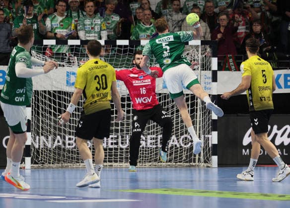 GER HBL Season 2025 2026 FÜCHSE Berlin vs TV Stuttgart, 15 02 26, Max Schmeling Halle, Berlin, Max DARJ Füchse Berlin 5 converted vs Miljan VUJOVIC TVB Stuttgart 16