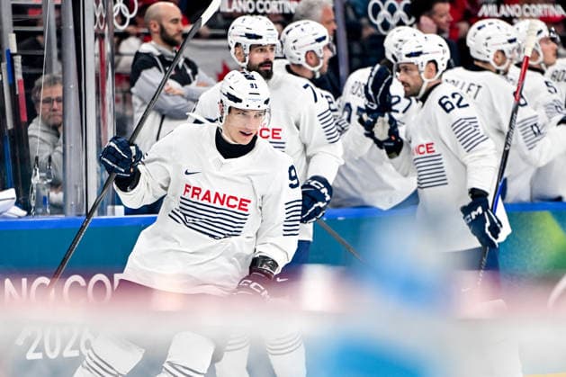 15 02 2026, Milano, Santa Giulia Ice hockey, Eishockey Arena, Winter Olympics: Canada - France (Ice Hockey), Floran Douay of France celebrate his goal Milano Santa Giulia Ice Hockey Arena Lombardy Italy *** 15 02 2026, Milano, Santa Giulia Ice Hockey Arena, Winter Olympics Canada France Ice Hockey , Floran Douay of France celebrate his goal Milano Santa Giulia Ice Hockey Arena Lombardy Italy Copyright: xJustPictures.ch AndreaxBrancax jp-en-AnBr-AB-AAB_449315022026