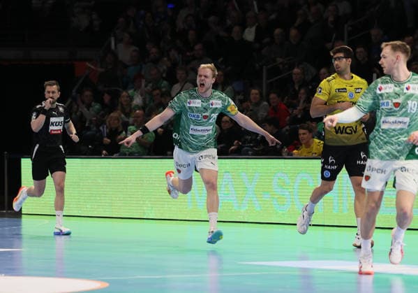 GER HBL Season 2025 2026 FÜCHSE Berlin vs TV Stuttgart, 15 02 26, Max Schmeling Halle, Berlin, Matthes LANGHOFF Füchse Berlin 25 cheers after scoring, scream, emotion