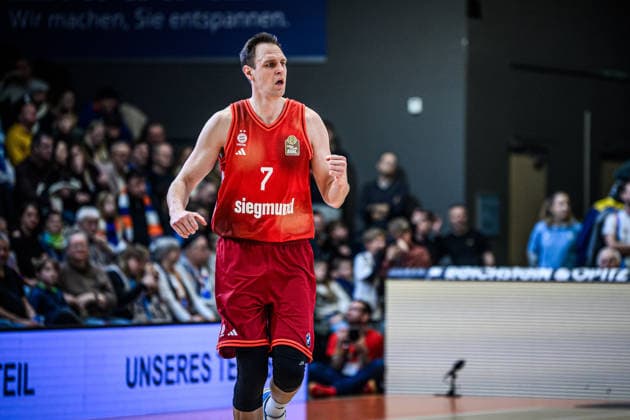 easycredit BBL Basketball Bundesliga 2025 2026 20 Matchday 15 02 2026 Science City Jena vs FC Bayern Munich Basketball Johannes Voigtmann Bayern with his fist after a successful 3-pointer, Portrait Sparkassen Arena