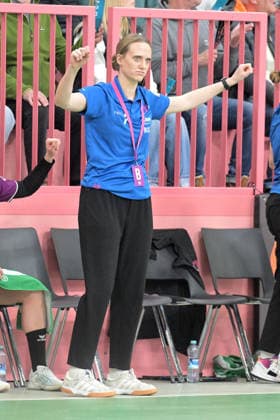 Miriam Hirsch TusSies Metzingen, coach cheering after parade goal on the bench TusSies Metzingen vs SV Union Halle Neustadt, handball, Alsco HBF, 17 league matchday, 2025 2026 season, 15 02 2026 TusSies Metzingen vs SV Union Halle Neustadt, handball, Alsco HBF, 17 league matchday, 2025 2026 season, 15 02 2026 Tuebingen Copyright: xEibner-Pressefoto TobiasxBaurx EP_TBR