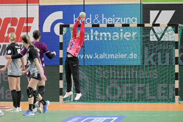 Nicola Czaja SV Union Halle Neustadt, 70 in goal TusSies Metzingen vs SV Union Halle Neustadt, Handball, Alsco HBF, 17 League matchday, Season 2025 2026, 15 02 2026 TusSies Metzingen vs SV Union Halle Neustadt, Handball, Alsco HBF, 17 League matchday, Season 2025 2026, 15 02 2026 Tuebingen Copyright: xEibner-Pressefoto TobiasxBaurx EP_TBR