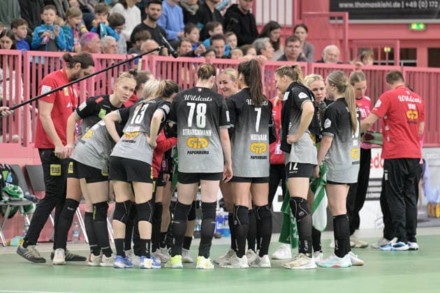 Time Out SV Union Halle Neustadt TusSies Metzingen vs SV Union Halle Neustadt, Handball, Alsco HBF, 17 League Matchday, Season 2025 2026, 15 02 2026 TusSies Metzingen vs SV Union Halle Neustadt, Handball, Alsco HBF, 17 League Matchday, Season 2025 2026, 15 02 2026 Tuebingen Copyright: xEibner-Pressefoto TobiasxBaurx EP_TBR