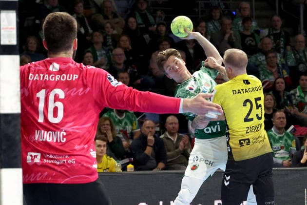 DEU, DHB, 1 HBL, Fuechse Berlin vs TVB Stuttgart, 15 02 2026, Max Schmeling Halle, Berlin, DEU, DHB, 1 HBL, Fuechse Berlin vs TVB Stuttgart, in the picture Nils Lichtlein Fuechse Berlin 17 , Patrick Zieker Stuttgart 25 ,Miljan Vujovic Stuttgart 16 nordphotoxGmbHx xEngler nph00076