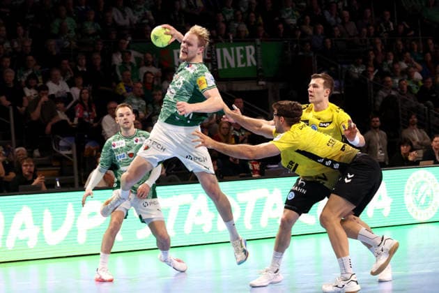 DEU, DHB, 1 HBL, Fuechse Berlin vs TVB Stuttgart, 15 02 2026, Max Schmeling Halle, Berlin, DEU, DHB, 1 HBL, Fuechse Berlin vs TVB Stuttgart, in the picture Matthes Langhoff Fuechse Berlin 25 , Antonio Serradilla Stuttgart 5 , Samir Bellahcene Stuttgart 30 nordphotoxGmbHx xEngler nph00076