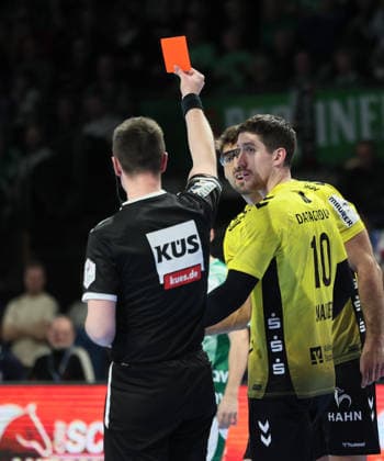 GER HBL season 2025 2026 FÜCHSE Berlin vs TV Stuttgart, 15 02 26, Max Schmeling Halle, Berlin, Antinio SERRADILLA TVB Stuttgart 5 sees RED after he was given 2 minutes twice within a few seconds for complaining and was already charged with a time penalty
