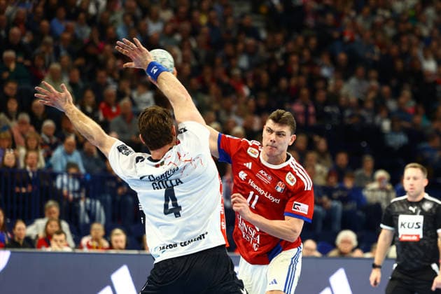 Handball I Men I Season 2025 2026 I Bundesliga I 21 Matchday I HSV Hamburg SG Flensburg Handewitt I 15 02 2026 Johannes Golla 4, SG Flensburg Handewitt Nicolaj Jorgensen 11, HSV Hamburg Hamburg Barclaycard Arena Hamburg Germany Copyright: xLobeca RalfxHomburgx
