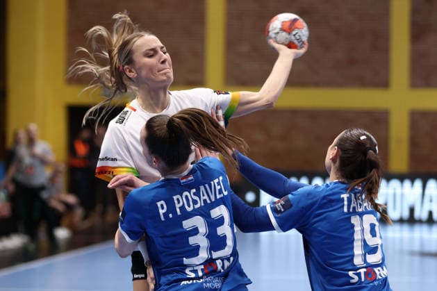 HC Lokomotiva v Vfl Oldenburg - EHF European League Women ZAGREB, CROATIA - FEBRUARY 15: Lisa Borutta of Vfl Oldenburg in action during the EHF European League Women - Group Phase match between HC Lokomotiva and Vfl Oldenburg at Sports Hall Sutinska Vrela on February 15, 2026 in Zagreb, Croatia.  JosipxMikacic PIXSELL