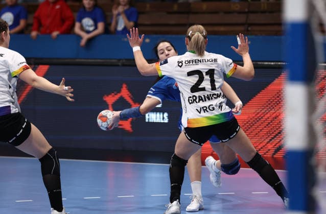 HC Lokomotiva v Vfl Oldenburg - EHF European League Women ZAGREB, CROATIA - FEBRUARY 15: Tara Djelekovcan of HC Lokomotiva in action during the EHF European League Women - Group Phase match between HC Lokomotiva and Vfl Oldenburg at Sports Hall Sutinska Vrela on February 15, 2026 in Zagreb, Croatia.  JosipxMikacic PIXSELL