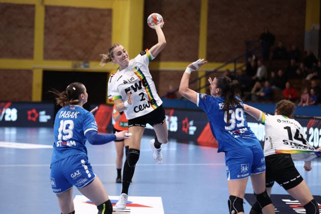 HC Lokomotiva v Vfl Oldenburg - EHF European League Women ZAGREB, CROATIA - FEBRUARY 15: Lisa Borutta of Vfl Oldenburg in action during the EHF European League Women - Group Phase match between HC Lokomotiva and Vfl Oldenburg at Sports Hall Sutinska Vrela on February 15, 2026 in Zagreb, Croatia.  JosipxMikacic PIXSELL