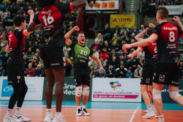 Jeffrey Klok Barock Volleys MTV Ludwigsburg, 20 cheers about the point, Barock Volleys MTV Ludwigsburg vs Berlin Recycling Volleys, Volleyball, 1 Bundesliga, 22 Matchday, Season 2025 2026, 15 02 2026, Barock Volleys MTV Ludwigsburg vs Berlin Recycling Volleys, Volleyball, 1 Bundesliga, 22 Matchday, Season 2025 2026, 15 02 2026, Ludwigsburg Copyright: xEibner-Pressefoto LarsxNeumannx EP_LNN