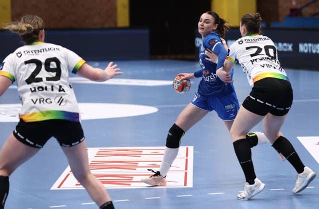 HC Lokomotiva v Vfl Oldenburg - EHF European League Women ZAGREB, CROATIA - FEBRUARY 15: Dunja Tabak of HC Lokomotiva in action during the EHF European League Women - Group Phase match between HC Lokomotiva and Vfl Oldenburg at Sports Hall Sutinska Vrela on February 15, 2026 in Zagreb, Croatia.  JosipxMikacic PIXSELL