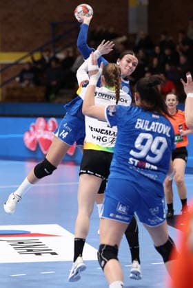 HC Lokomotiva v Vfl Oldenburg - EHF European League Women ZAGREB, CROATIA - FEBRUARY 15: Tatiana Sutranova of HC Lokomotiva shoots a ball during the EHF European League Women - Group Phase match between HC Lokomotiva and Vfl Oldenburg at Sports Hall Sutinska Vrela on February 15, 2026 in Zagreb, Croatia.  JosipxMikacic PIXSELL