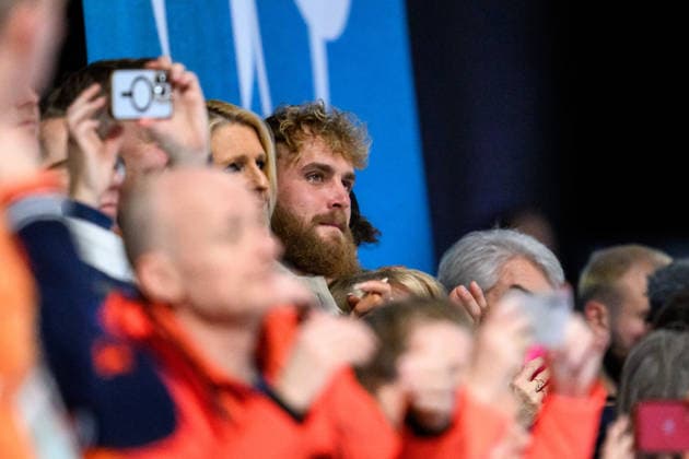 260215 Jake Paul, partner of Jutta Leerdam of Netherlands, in the stands after women s 500m Speed skating, Eisschnelllauf during day 9 of the 2026 Winter Olympics on February 15, 2026 in Milan. Photo: Carl Sandin BILDBYRAN kod CS CS0881 skridskor speed skating Olympic Games, Olympische Spiele, Olympia, OS olympics winter olympics os ol olympiska spel vinter-os olympiske leker milano cortina 2026 milan cortina 2026 milano cortina 2026 olympic games milano cortina 2026 winter olympic games milano cortina-os milano cortina-ol vinter-ol 9 bbeng dam *** 260215 Jake Paul, partner of Jutta Leerdam of Netherlands, in the stands after women s 500m speed skating during day 9 of the 2026 Winter Olympics on February 15, 2026 in Milan Photo Carl Sandin BILDBYRAN code CS CS0881 skates speed skating olympic games olympics winter olympics os ol olympic games winter os olympic games milano cortina 2026 milan cortina 2026 milano cortina 2026 olympic games milano cortina 2026 winter olympic games milano cortina os milano cortina ol winter ol 9 bbeng dam  Copyright: CARLxSANDIN BB260215CS059