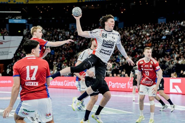 Germany Handball Bundesliga, DAIKIN HBL 2025 26, 21 Matchday Handball Sport Verein Hamburg vs Flensburg Handewitt Barclays Arena Hamburg Lasse Möller SG Flensburg Handewitt, 64 , Moritz Sauter HSV Hamburg, 33 , Kaj Geenen HSV Hamburg, 17 , Johannes Golla SG Flensburg Handewitt, 4 Copyright: xStefanxTrochax