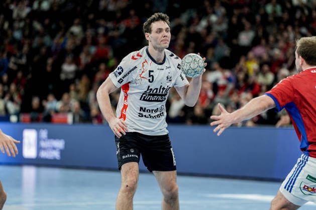 Germany Handball Bundesliga, DAIKIN HBL 2025 26, 21 Matchday Handball Sport Verein Hamburg vs Flensburg Handewitt Barclays Arena Hamburg Niclas Kirkelökke SG Flensburg Handewitt, 5 , Niklas Weller HSV Hamburg, 13 Copyright: xStefanxTrochax