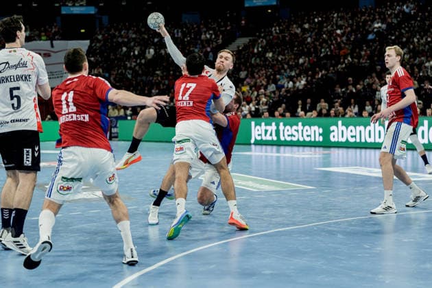 Germany Handball Bundesliga, DAIKIN HBL 2025 26, 21 Matchday Handball Sport Verein Hamburg vs Flensburg Handewitt Barclays Arena Hamburg Niclas Kirkelökke SG Flensburg Handewitt, 5 , Nicolaj Jörgensen HSV Hamburg, 11 , Einar Olafsson HSV Hamburg, 23 , Kaj Geenen HSV Hamburg, 17 , Simon Pytlick SG Flensburg Handewitt, 2 Copyright: xStefanxTrochax