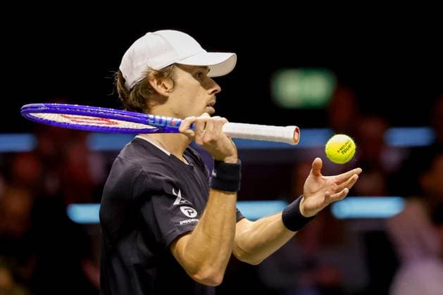 ROTTERDAM - Alex de Minaur (Australia) in action against Felix Auger-Aliassime (Canada) during the singles final on the final day of the ABN AMRO tennis tournament in Ahoy Rotterdam. BAS CZERWINSKI ANP xVIxANPxSportx xxANPxIVx 550797451 originalFilename: 550797451.jpg