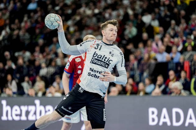 Germany Handball Bundesliga, DAIKIN HBL 2025 26, 21 Matchday Handball Sport Verein Hamburg vs Flensburg Handewitt Barclays Arena Hamburg Emil Jakobsen SG Flensburg Handewitt, 31 , Einar Olafsson HSV Hamburg, 23 Copyright: xStefanxTrochax