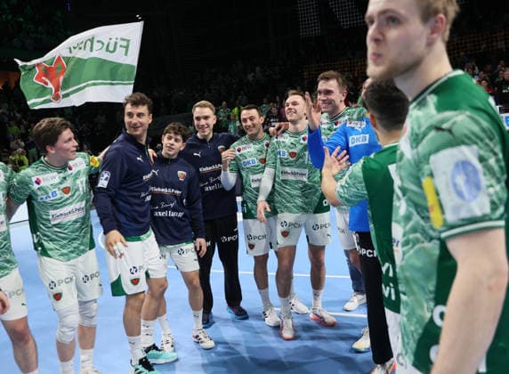 GER HBL Season 2025 2026 FÜCHSE Berlin vs TV Stuttgart, 15 02 26, Max Schmeling Halle, Berlin, Team FÜCHSE Berlin celebrates home win against TVB Stuttgart