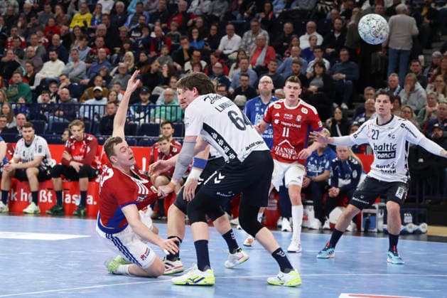 2026 02 15 xfsx Handballl 1 Bundesliga Hamburger Sportverein Handball SG Flensburg Handewitt f l Moritz Sauter 33, HSV Hamburg Handball , Lasse Moller 64, SG Flensburg Handewitt in action, in action Copyright: HMBxMedia FernandoxSoares