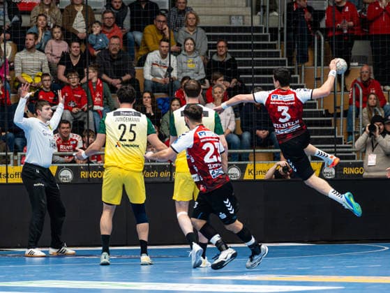 Christian Wilhelm HSG Nordhorn Lingen, 03 at the goal throw against Pascal Bochmann VfL Eintracht Hagen, 16 HSG Nordhorn Lingen vs VfL Eintracht Hagen, Handball, 2 Bundesliga, Matchday 19, Season 2025 2026, 15 02 2026 HSG Nordhorn Lingen vs VfL Eintracht Hagen, Handball, 2 Bundesliga, Matchday 19, Season 2025 2026, 15 02 2026 Lingen Ems Copyright: xEibner-Pressefoto DamianxKruczynx EP_DKI