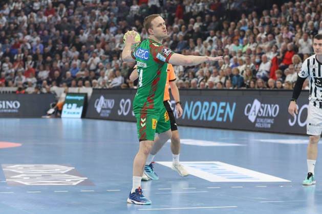 15 02 2026, xgox, Handball Daikin HBL THW Kiel SC Magdeburg emspor, v l Omar Ingi Magnusson Magdeburg, 14 at the seven-meter Kiel
