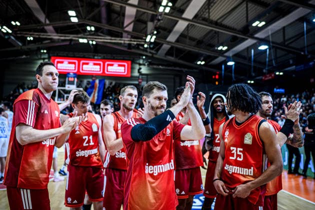 easycredit BBL Basketball Bundesliga 2025 2026 20 Matchday 15 02 2026 Science City Jena vs FC Bayern Munich Basketball Team of Bayern joy after the victory in Jena center Andreas Obst Sparkassen Arena
