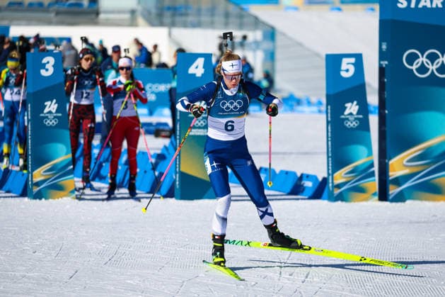 Antholz, Italien 15. Februar 2026: Biathlon Verfolgung Frauen 12,5 km - Olympia 2026 Im Bild: Suvi Minkkinen (FIN) beim Start. Anterselva Biathlon Arena *** Antholz, Italy 15 February 2026 Biathlon Pursuit Women 12.5 km Olympics 2026 Pictured Suvi Minkkinen FIN at the start Anterselva Biathlon Arena Copyright: xFotostandx xHettichx