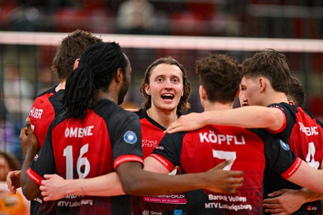 VBL MTV Ludwigsburg BR Recycling Volleys 15 02 2026 Volleyball, 1 Bundesliga, Men, Season 2025 26, Barock Volleys MTV Ludwigsburg in Red Black vs Berlin Recycling Volleys in Orange Black , Ben Simon Bonin, including team, Copyright: xBEAUTIFULxSPORTS TomxBlochx