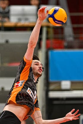 VBL MTV Ludwigsburg BR Recycling Volleys 15 02 2026 Volleyball, 1 Bundesliga, Men, Season 2025 26, Barock Volleys MTV Ludwigsburg in Red Black vs Berlin Recycling Volleys in Orange Black , Nolan Flexen, Copyright: xBEAUTIFULxSPORTS TomxBlochx