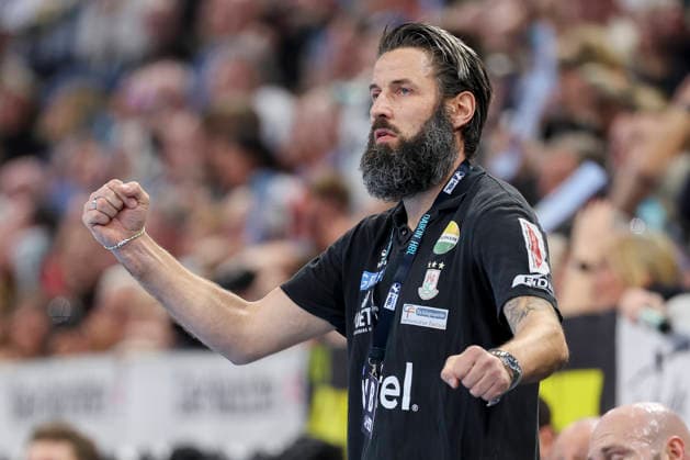 Coach Bennet Wiegert SC Magdeburg cheers, DAIKIN Handball Bundesliga, THW Kiel v SC Magdeburg, Wunderino Arena on February 15, 2026 in Kiel, Germany Photo by Marco Steinbrenner DeFodi Images Coach Bennet Wiegert SC Magdeburg cheers, DAIKIN Handball Bundesliga, THW Kiel v SC Magdeburg, Wunderino Arena, February 15, 2026 in Kiel, Germany Photo by Marco Steinbrenner DeFodi Images