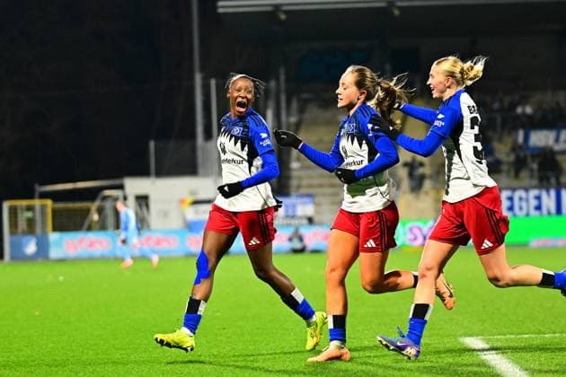 Camilla Linberg 47 Hamburger SV , Magou Doucoure 2 Hamburger SV and Paulina Bartz 37 Hamburger SV celebrate a goal together GPFBL TSG Hoffenheim Hamburger SV Copyright: xMichaelxGelhardtx