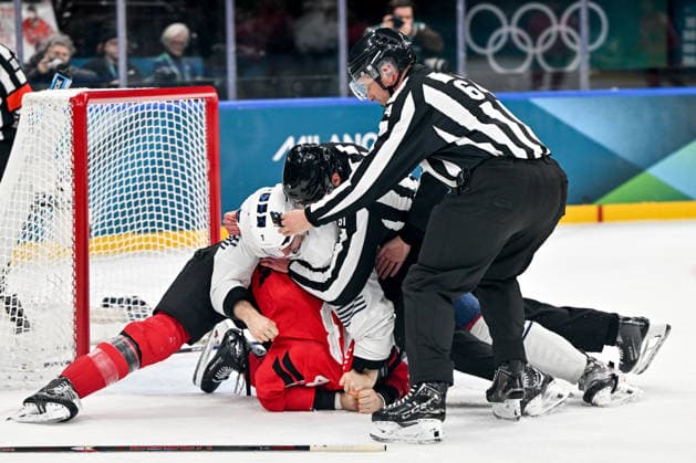 15 02 2026, Milano, Santa Giulia Ice hockey, Eishockey Arena, Winter Olympics: Canada - France (Ice Hockey), Tom Wilson of Canada against Pierre Crinon of France Milano Santa Giulia Ice Hockey Arena Lombardy Italy *** 15 02 2026, Milano, Santa Giulia Ice Hockey Arena, Winter Olympics Canada France Ice Hockey , Tom Wilson of Canada against Pierre Crinon of France Milano Santa Giulia Ice Hockey Arena Lombardy Italy Copyright: xJustPictures.ch AndreaxBrancax jp-en-AnBr-AB-AAB_617115022026
