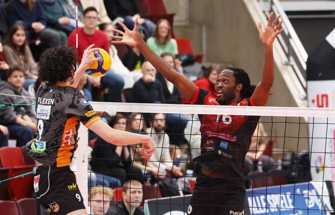 15 02 2026, Germany, Ludwigsburg Volleyball Barock Volleys MTV Ludwigsburg vs Berlin Recycling Volleys, v l Nolan Flexen Berlin , Omene Nyherowo LB