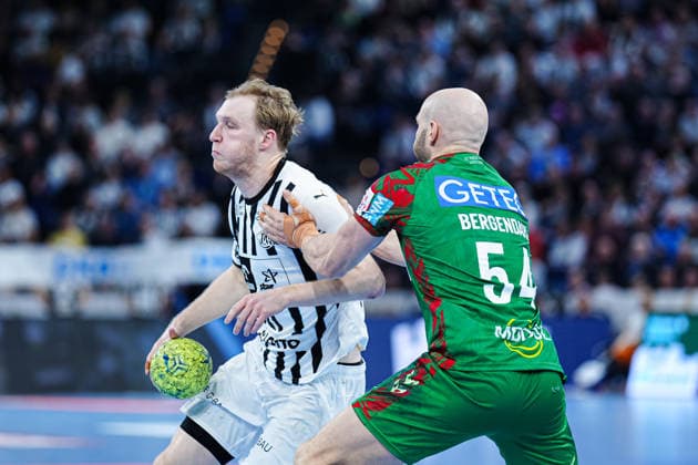 Eric Johansson THW Kiel, 21 , Oscar Bergendahl SC Magdeburg, 54 GER, THW Kiel vs SC Magdeburg, Handball, 1 Bundesliga, Matchday 21, Season 2025 2026, 15 02 2026 GER, THW Kiel vs SC Magdeburg, Handball, 1 Bundesliga, Matchday 21, Season 2025 2026, 15 02 2026 Kiel Copyright: xEibner-Pressefoto MarcelxvonxFehrnx EP_MFN