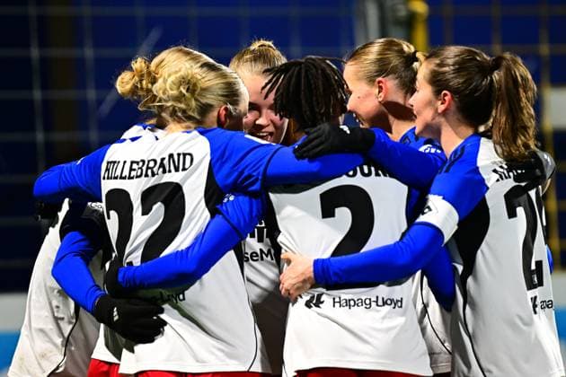 Sophie Hillebrand 22 Hamburger SV , Magou Doucoure 2 Hamburger SV , Vildan Kardesler 7 Hamburger SV , Viktoria Schwalm 23 Hamburger SV and Almudena Sierra 24 Hamburger SV celebrate together GPFBL TSG Hoffenheim Hamburger SV Copyright: xMichaelxGelhardtx