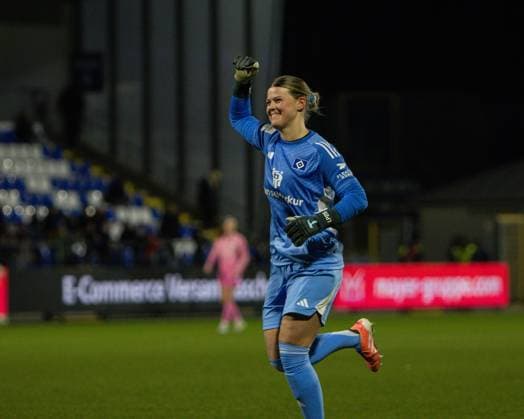 Lea Paulick 25 Hamburger SV celebrates after making a save in goal GPFBL TSG Hoffenheim Hamburger SV Copyright: xMichaelxGelhardtx