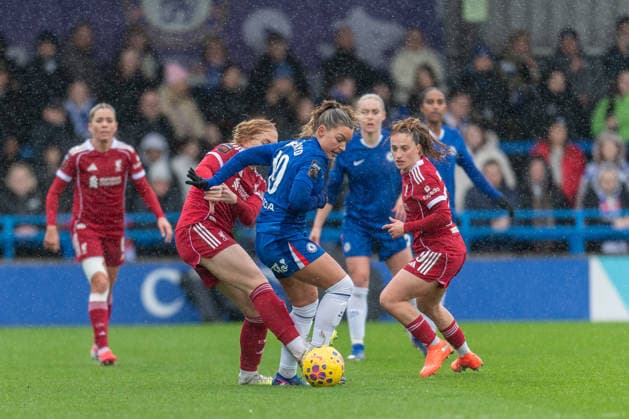 Johanna Rytting Kaneryd of Chelsea is surrounded by Liverpool players during the Women s Super League match between Chelsea Women and Liverpool Women at the Kingsmeadow Stadium, Kingston, England on 15 February 2026. Copyright: xGrantxWinterx 44550051