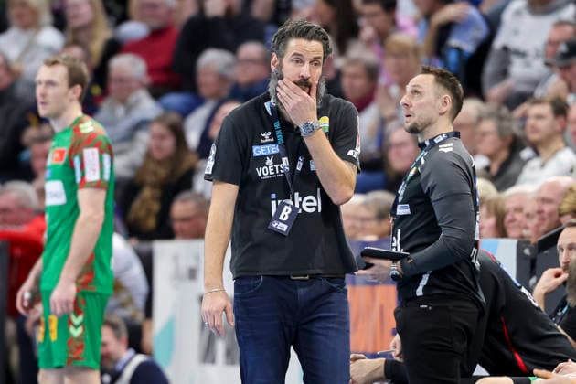 Coach Bennet Wiegert SC Magdeburg looks disappointed, DAIKIN Handball Bundesliga, THW Kiel v SC Magdeburg, Wunderino Arena on February 15, 2026 in Kiel, Germany Photo by Marco Steinbrenner DeFodi Images Coach Bennet Wiegert SC Magdeburg looks disappointed, DAIKIN Handball Bundesliga, THW Kiel v SC Magdeburg, Wunderino Arena, February 15, 2026 in Kiel, Germany Photo by Marco Steinbrenner DeFodi Images