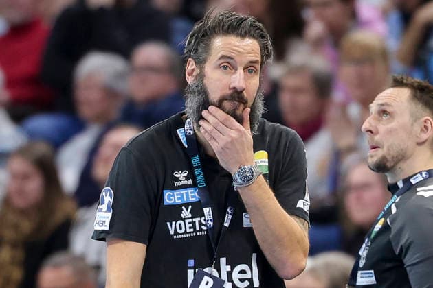 Coach Bennet Wiegert SC Magdeburg looks disappointed, DAIKIN Handball Bundesliga, THW Kiel v SC Magdeburg, Wunderino Arena on February 15, 2026 in Kiel, Germany Photo by Marco Steinbrenner DeFodi Images Coach Bennet Wiegert SC Magdeburg looks disappointed, DAIKIN Handball Bundesliga, THW Kiel v SC Magdeburg, Wunderino Arena, February 15, 2026 in Kiel, Germany Photo by Marco Steinbrenner DeFodi Images