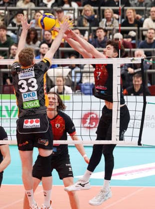 15 02 2026, Germany, Ludwigsburg Volleyball Barock Volleys MTV Ludwigsburg vs Berlin Recycling Volleys, Tim Köpli LB, right