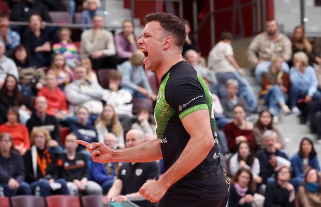 15 02 2026, Germany, Ludwigsburg Volleyball Barock Volleys MTV Ludwigsburg vs Berlin Recycling Volleys, Jeffrey Klok LB cheers