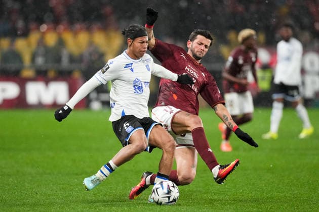FC Metz v AJ Auxerre - Ligue 1 McDonald s 2025 2026 05 Kevin DANOIS (aja) - 11 Giorgi KVILITAIA (fcm) during the Ligue 1 McDonald s match between Metz and Auxerre at Stade Saint-Symphorien on February 15, 2026 in Metz, France. Metz France  Copyright: xFEPx 776348286