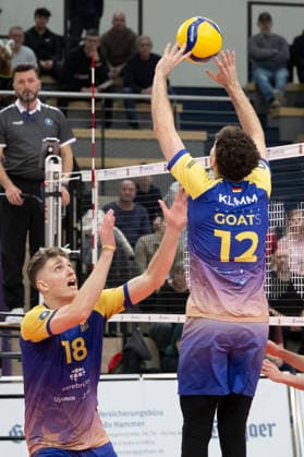 1 Volleyball Bundesliga Season 2025 2026 Cerebricks Volley Goats Mitteldeutschland vs Netzhoppers KW Halle, Germany February 15, 2026 In the picture from left Dax Tompkins Bitterfeld and Paul Klimm Bitterfeld Halle Saale swh Arena Sachsen Anhalt Germany