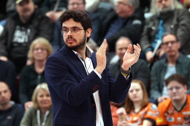 15 02 2026, Germany, Ludwigsburg Volleyball Barock Volleys MTV Ludwigsburg vs Berlin Recycling Volleys, Coach Alexandre Leal Goulart Nunes Berlin