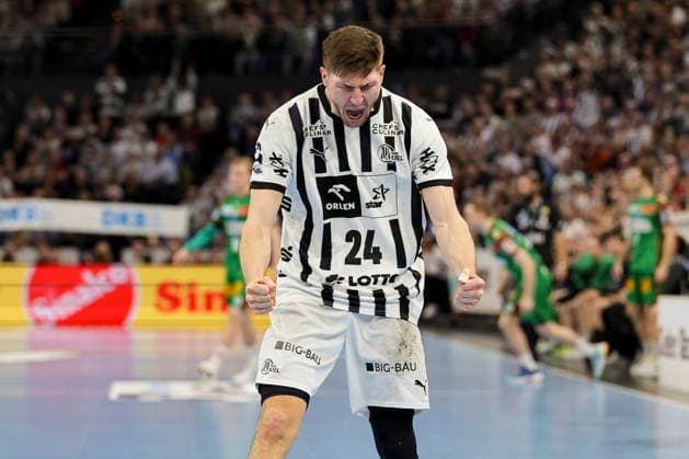 Lukas Zerbe THW Kiel cheers, DAIKIN Handball Bundesliga, THW Kiel v SC Magdeburg, Wunderino Arena on February 15, 2026 in Kiel, Germany Photo by Marco Steinbrenner DeFodi Images Lukas Zerbe THW Kiel cheers, DAIKIN Handball Bundesliga, THW Kiel v SC Magdeburg, Wunderino Arena, February 15, 2026 in Kiel, Germany Photo by Marco Steinbrenner DeFodi Images